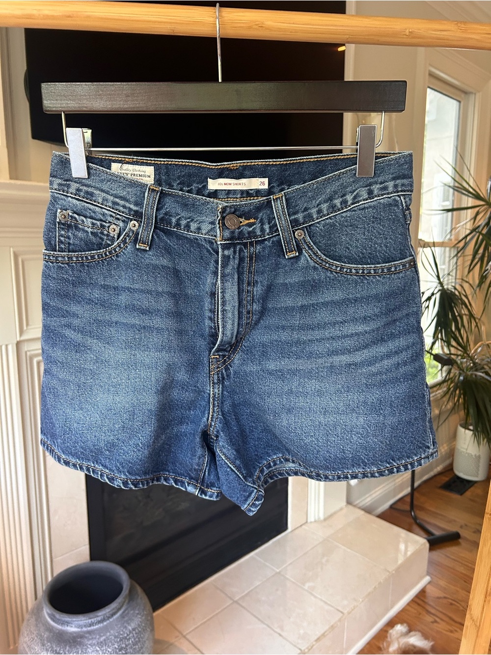*can’t ship until 05/16* Levi’s 80s Mom Shorts